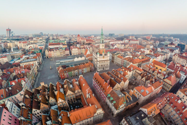 8.02.2020 Poznan Stary Rynek, poranek.  fot. Lukasz Szczepanski/REPORTER